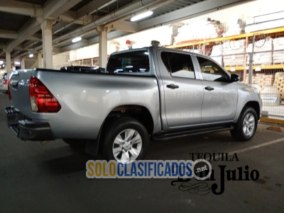 SE REMATA CAMIONETA  TOYOTA HILUX 2017 CASI NUEVA... 