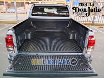Solo Clasificados - SE REMATA CAMIONETA  TOYOTA HILUX 2017 CASI NUEVA - imagen: 2