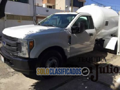 SE VENDE PIPA DE GAS 2015 MONTADA EN UNA FORD F350... 