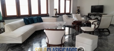 Solo Clasificados - Casa de Lujo en Santa Fé con Vista a la Marina Hemingway   Disfruta de un espacio exclusivo con:   ✨ 5 habitaciones y baños privados   ✨ Cocina e - imagen: 2